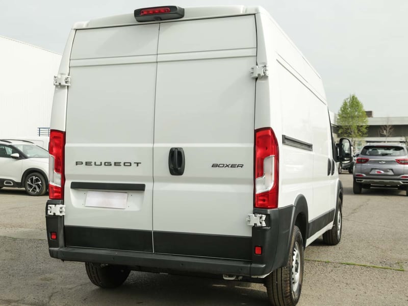 Peugeot BOXER MCA FURGÓN  L2H2 DIESEL 140HP MT 2026 - Imagen 4 de 8