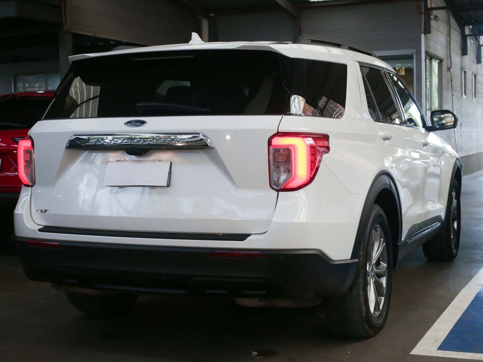 Ford EXPLORER ECOBOOST 2.3 4X2 AT 2023 - Foto 4 de 8