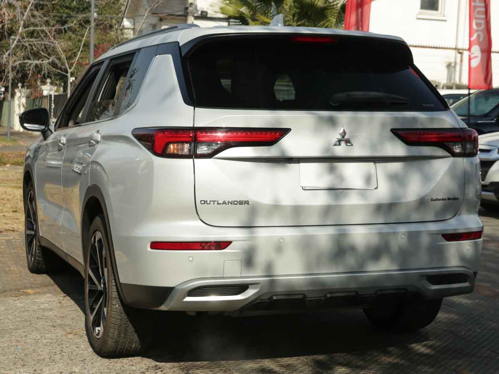 MITSUBISHI NEW OUTLANDER 4X4 AT GLS 2025 - Foto 3 de 8