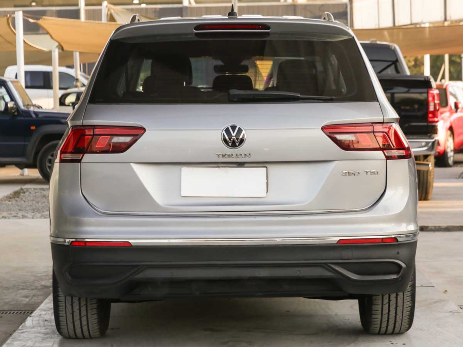 VOLKSWAGEN TIGUAN COMFORTLINE AUT 2023 - Foto 5 de 14