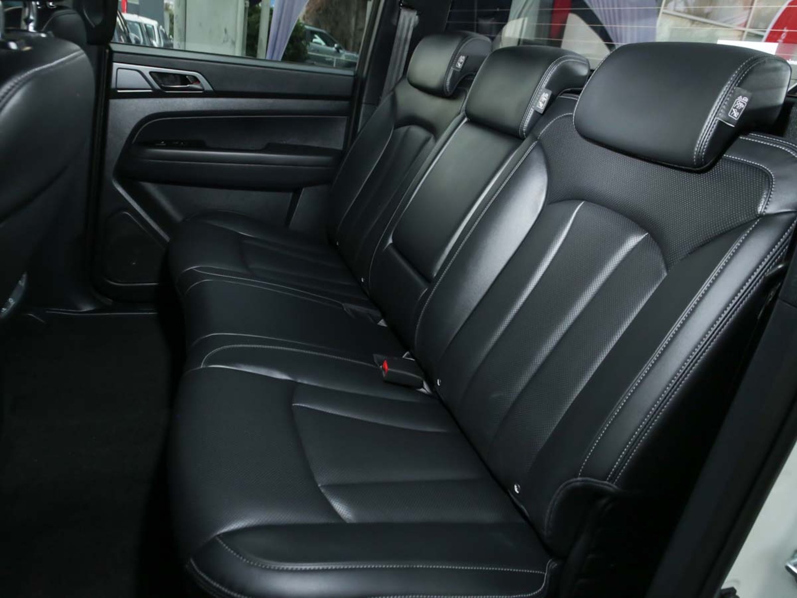 SsangYong GRAND MUSSO LIMITED PLUS 2.2TD 6AT 4WD 2026 - Imagen 8 de 8