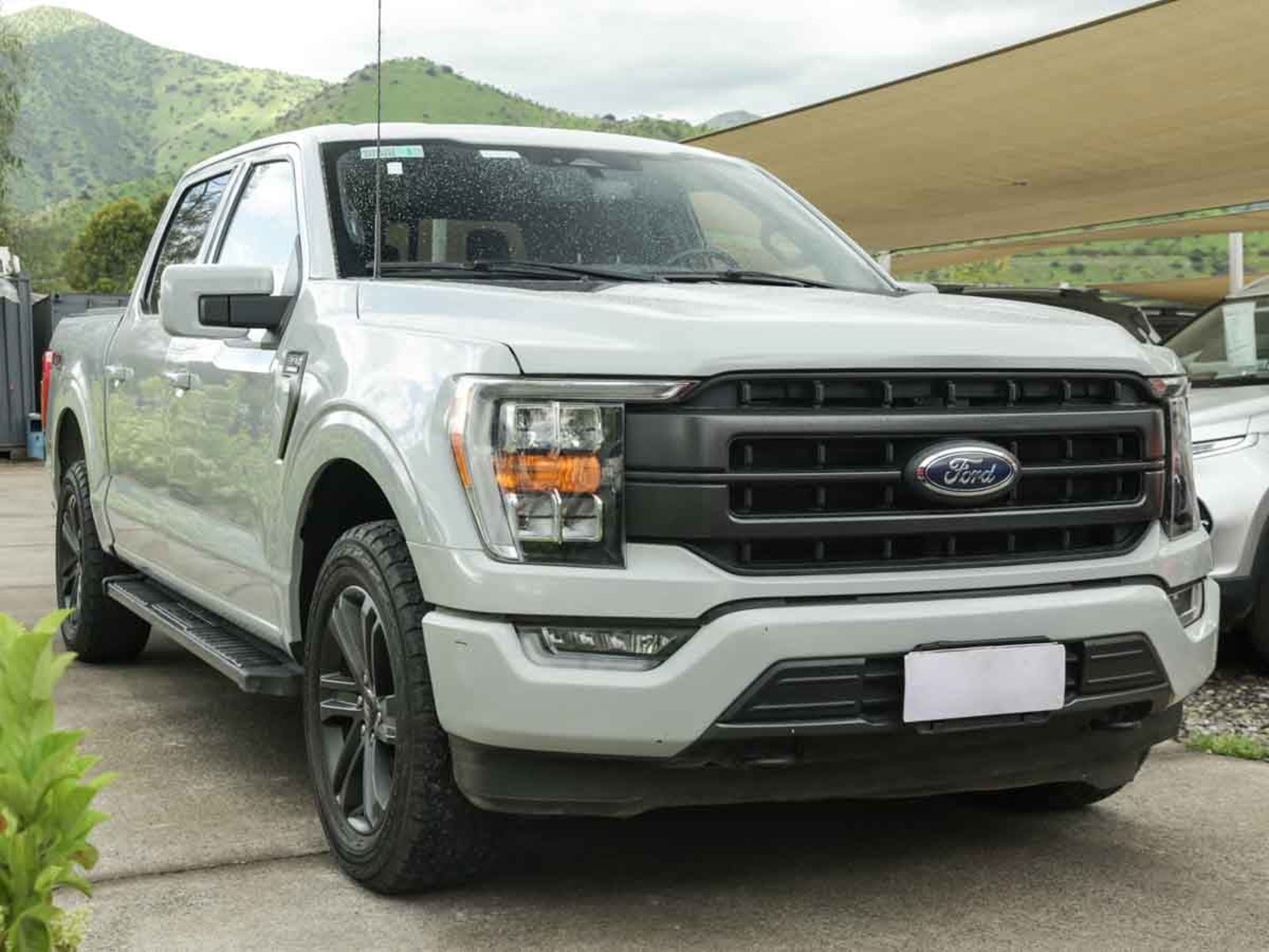 Ford F150 LARIAT SPORT DCAB 4X4 5.0 AUT 2024 - Foto 2 de 8