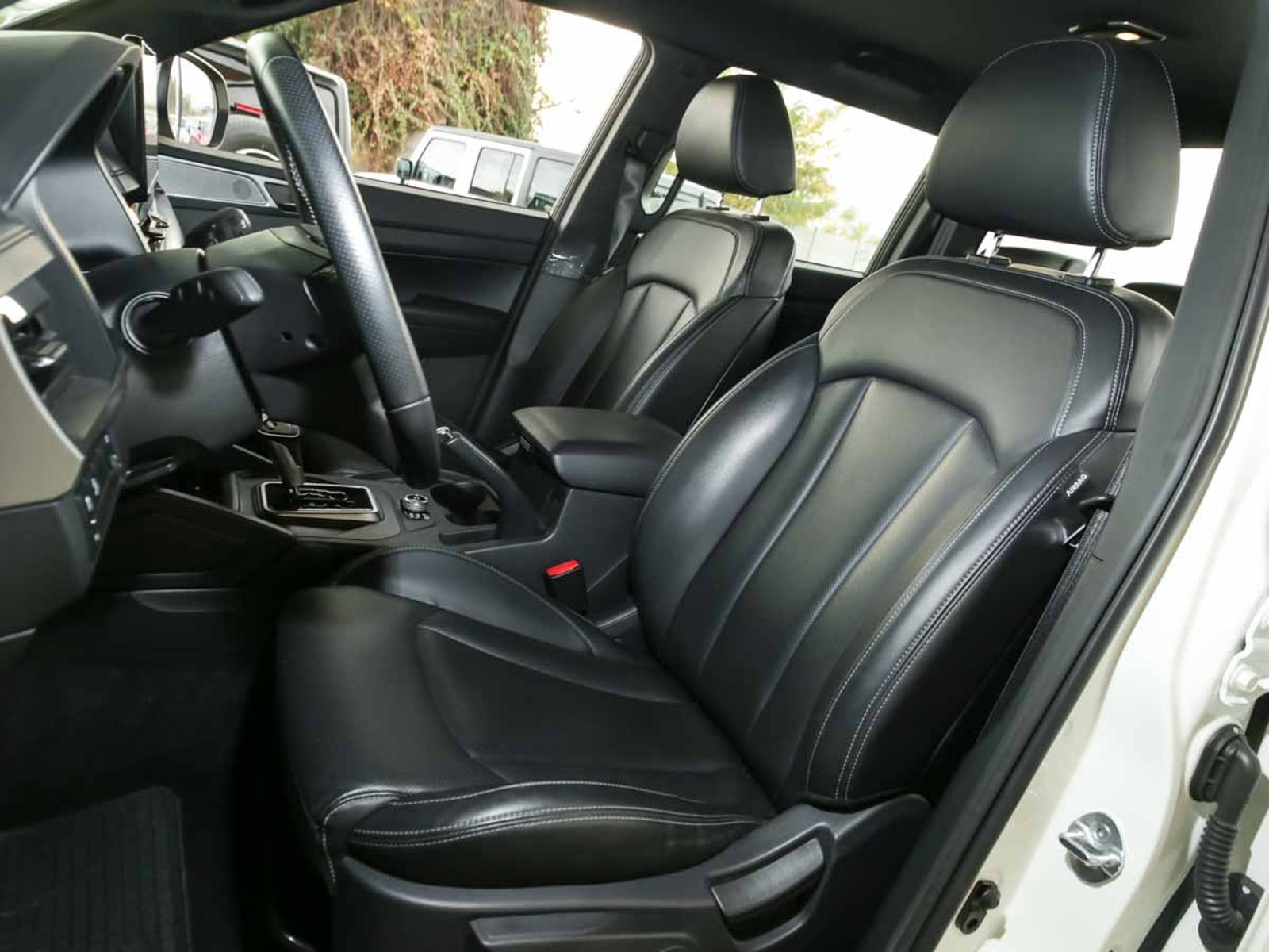 SsangYong MUSSO LIMITED 2.2 TD 6AT 4WD 6B 2026 - Imagen 7 de 8
