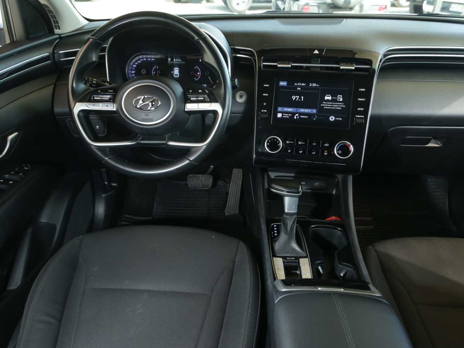 HYUNDAI TUCSON NX4 2.0 AUT 2023 - Imagen 12 de 13