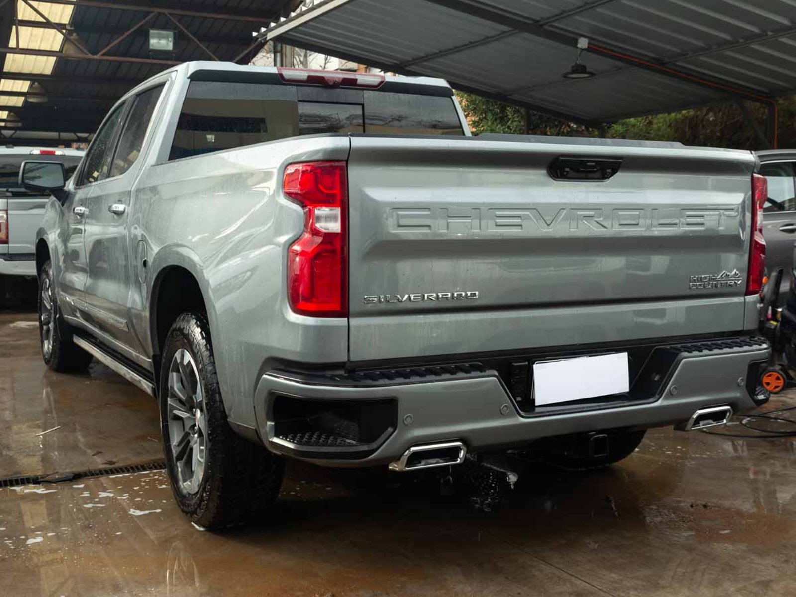 Chevrolet SILVERADO HC 3.0 4X4 DIESEL AUT 2025 - Foto 3 de 8