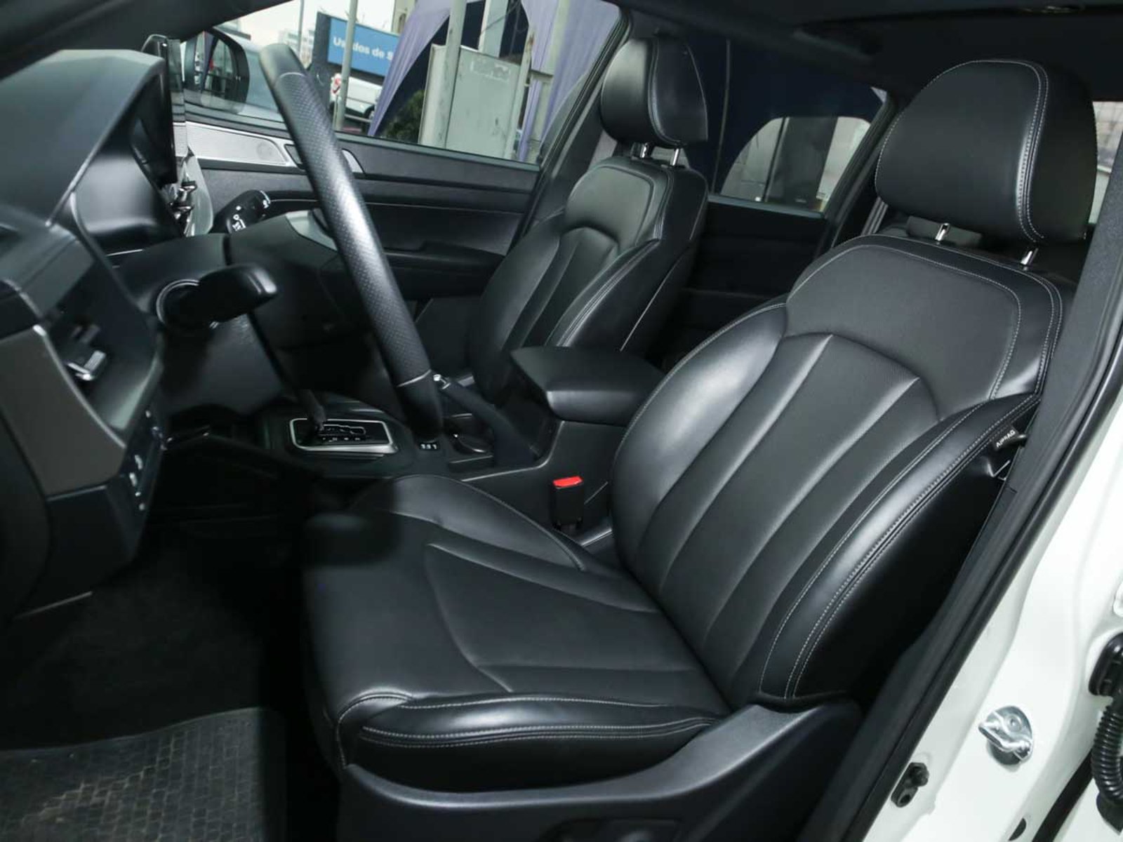 SsangYong GRAND MUSSO LIMITED PLUS 2.2TD 6AT 4WD 2026 - Imagen 7 de 8