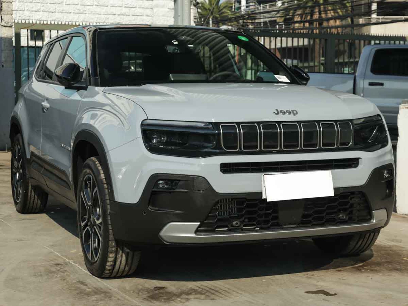 Jeep AVENGER ALTITUDE SUMMIT 1.2 AUT 2026 - Foto 2 de 8