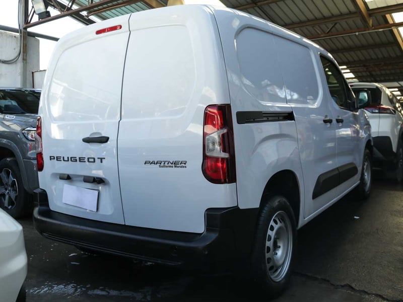 Peugeot PARTNER MCA L1 DIESEL 100HP MT 2026 - Imagen 4 de 8