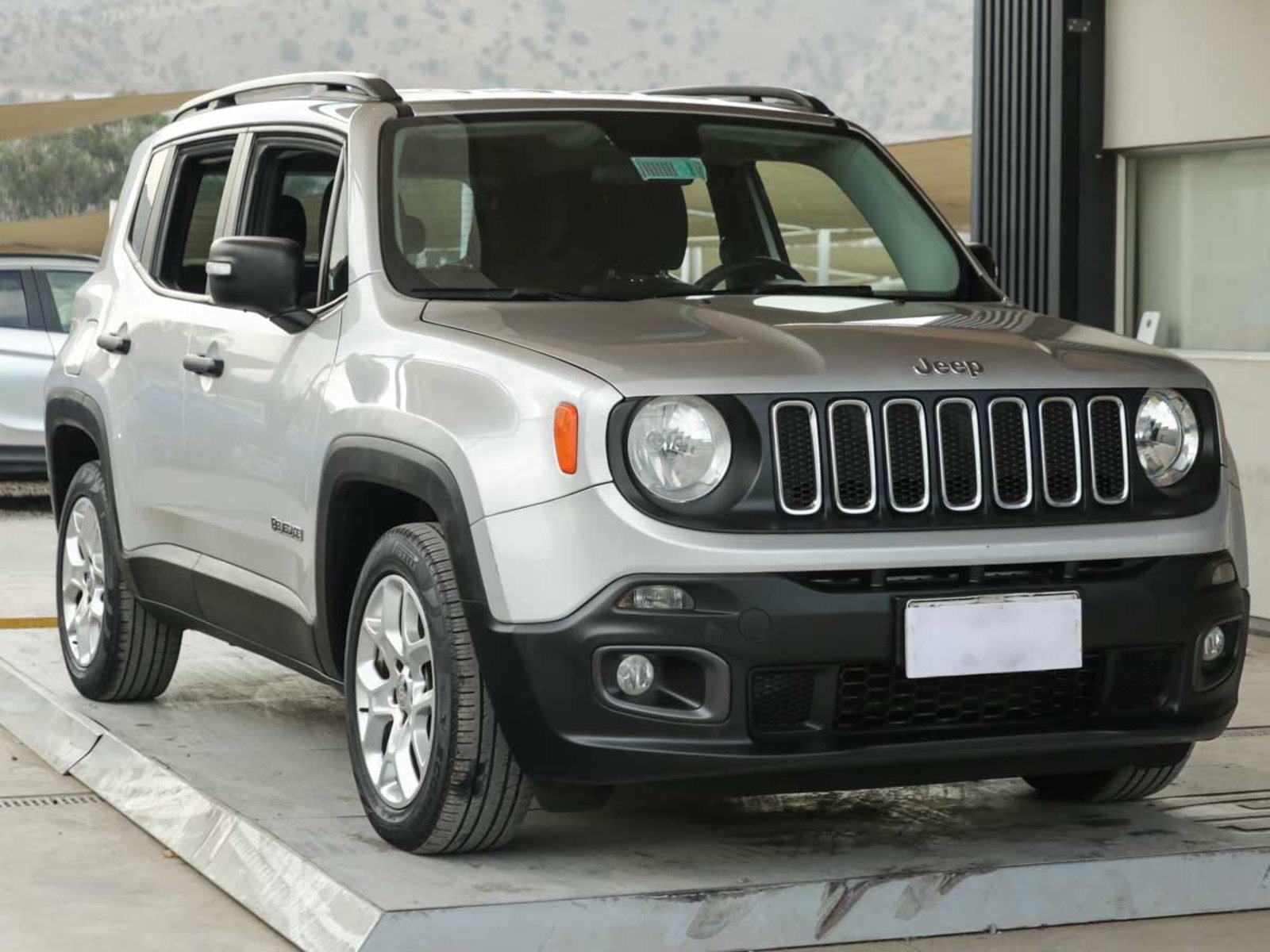 Jeep RENEGADE SPORT 4X2 MT 2018 - Imagen 3 de 13