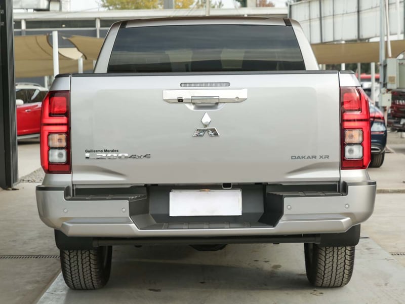 Mitsubishi L-200 DAKAR CRS AT 2.5 D/C 4X4 TD 2026 - Imagen 5 de 20