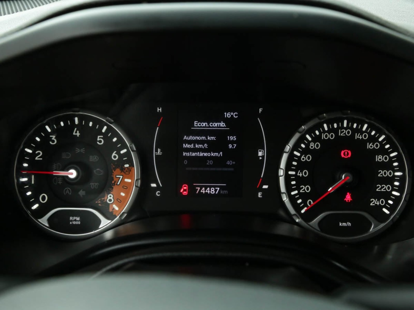 Jeep RENEGADE SPORT 1.8 2021 - Foto 5 de 8