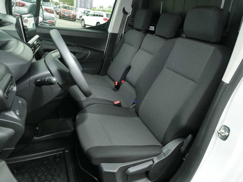 Peugeot PARTNER MCA L1 DIESEL 100HP MT 2026 - Imagen 7 de 8