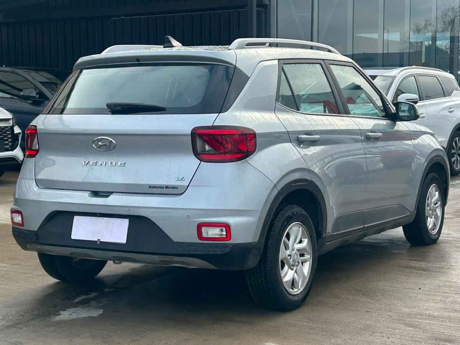 HYUNDAI VENUE QX 1.6 MT PLUS 2021 - Foto 4 de 8
