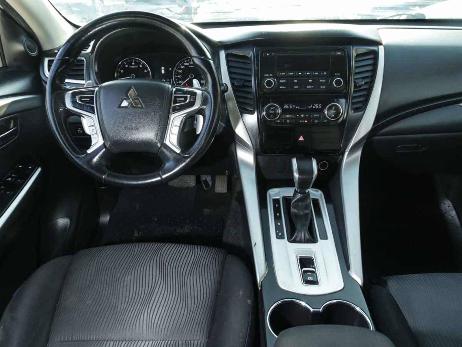 MITSUBISHI MONTERO SPORT 3.0 2WD AT 2018 - Imagen 13 de 14