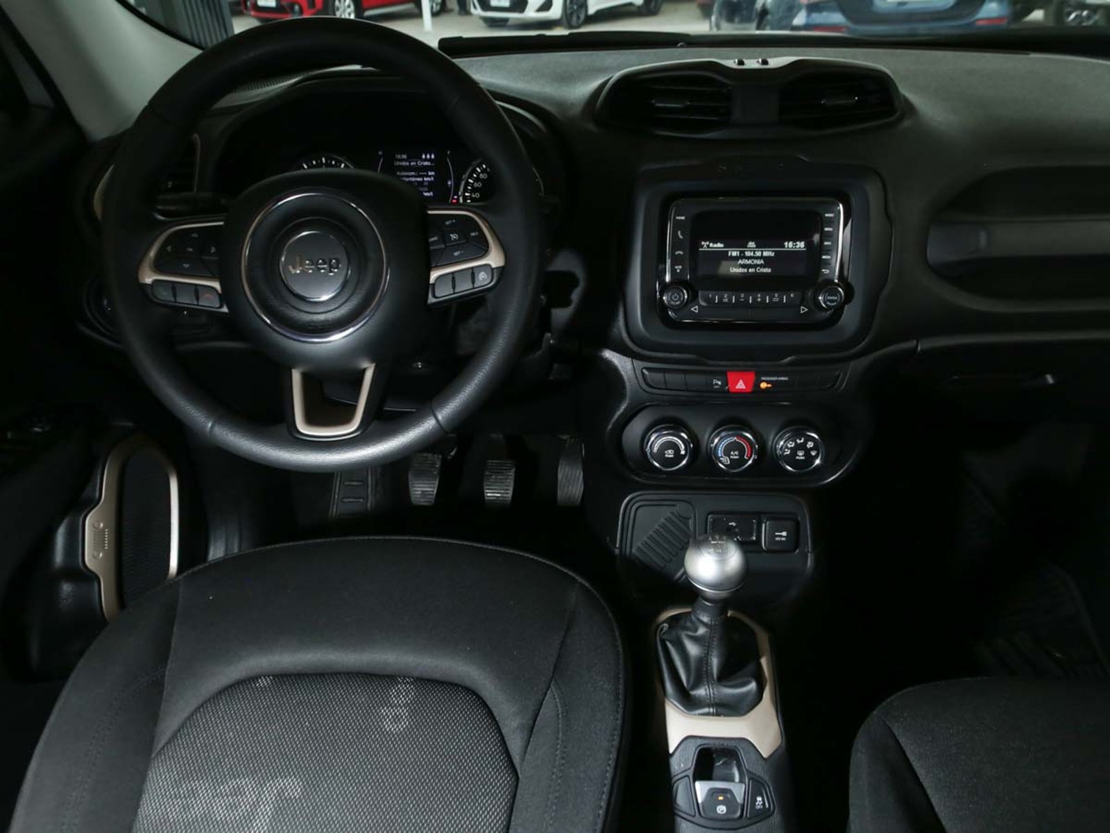 Jeep RENEGADE SPORT 4X2 MT 2018 - Imagen 12 de 13