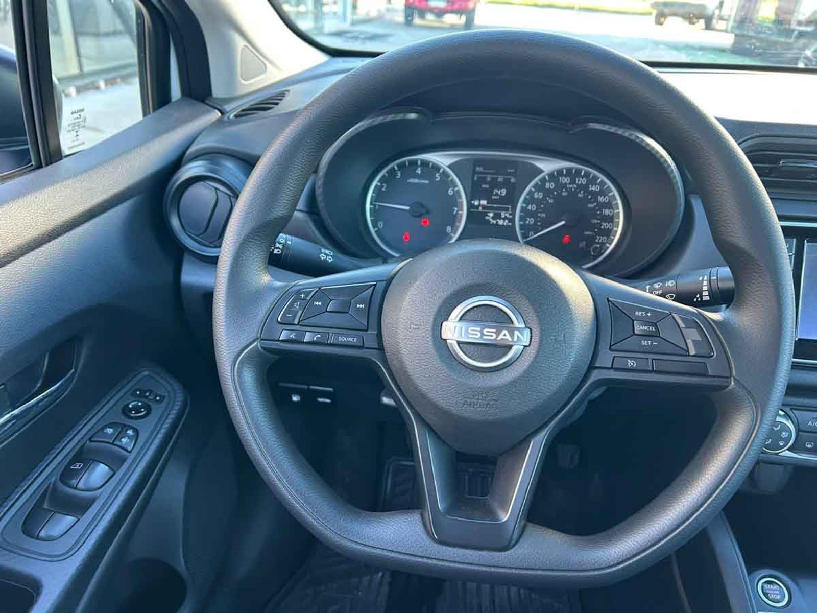 NISSAN VERSA MT 1.6 2024 - Imagen 14 de 16