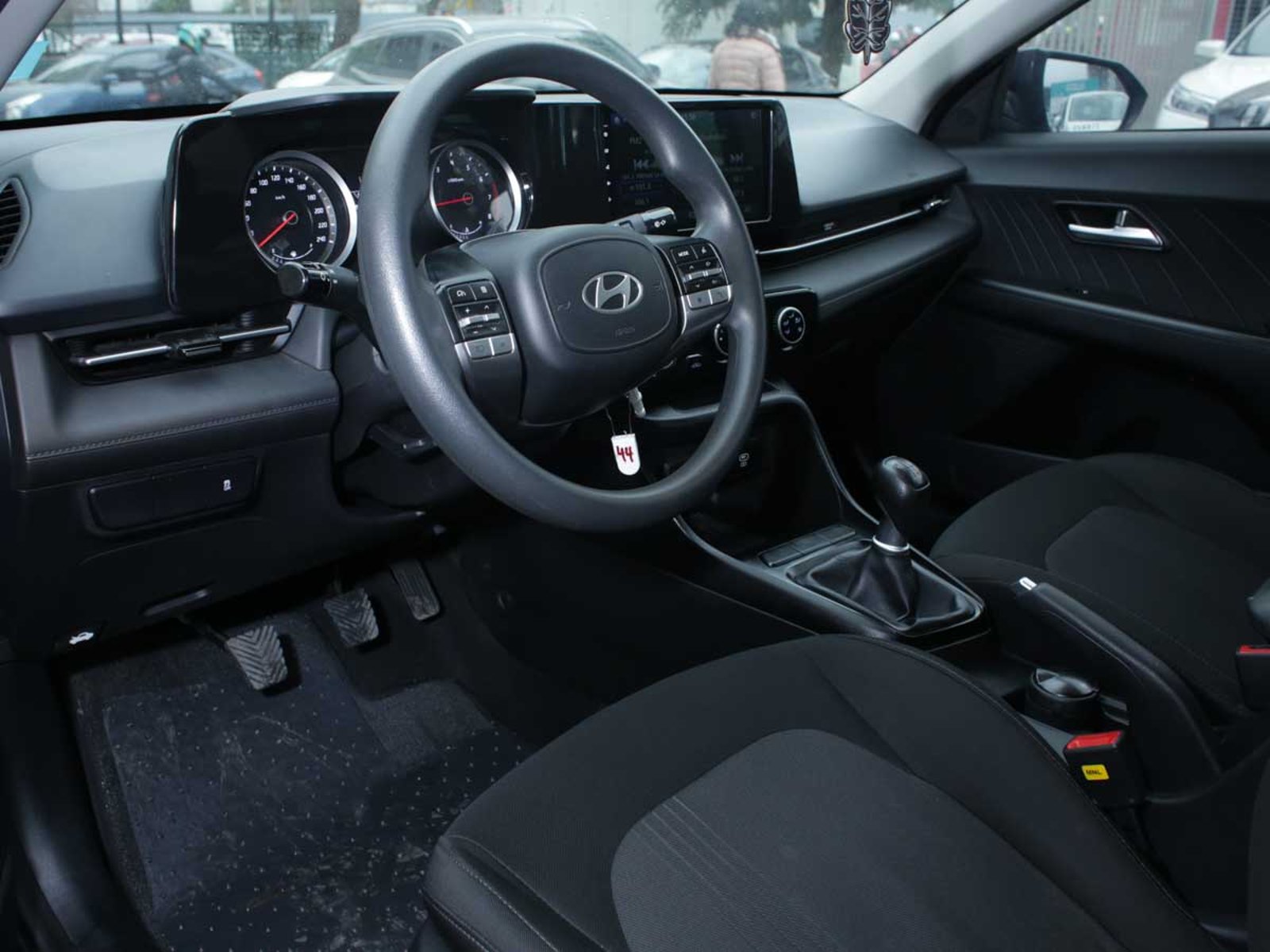 Hyundai ACCENT BN7I MPI 1.5 MT 2024 - Imagen 6 de 8