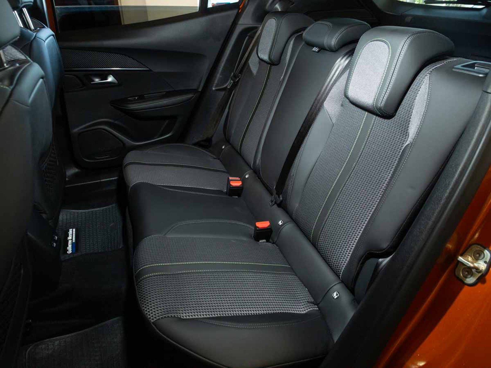 PEUGEOT 2008 GT EV 2025 - Imagen 13 de 20