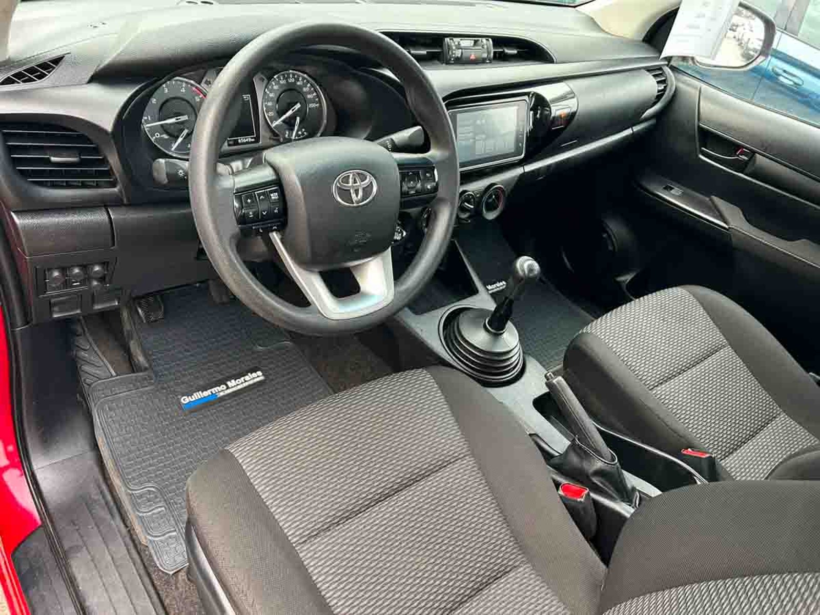Toyota HILUX DCAB MT 4X4 2.4 2024 - Imagen 7 de 8