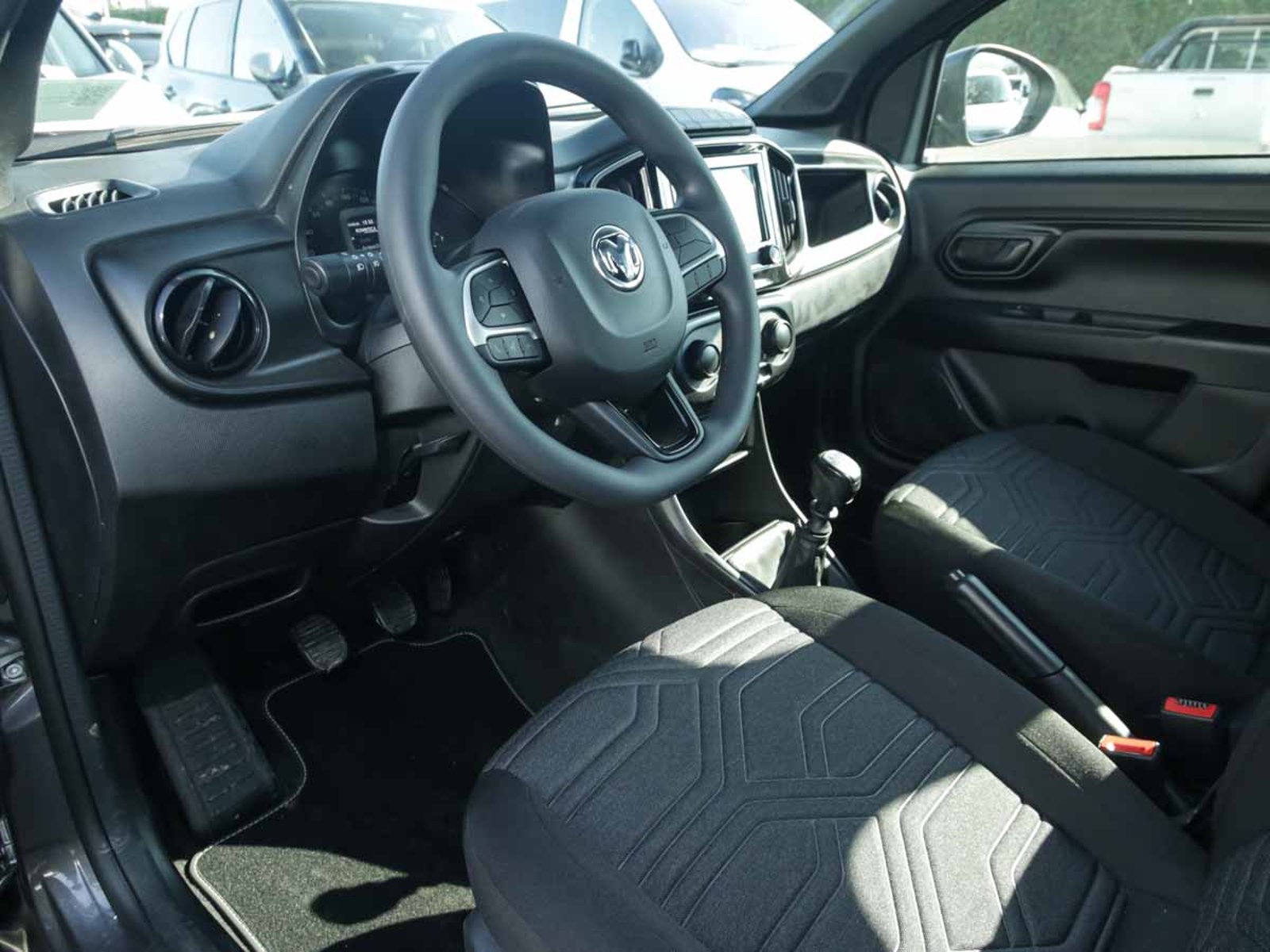 RAM 700 BIGHORN CREW CAB 1.3 MT 2026 - Imagen 6 de 8