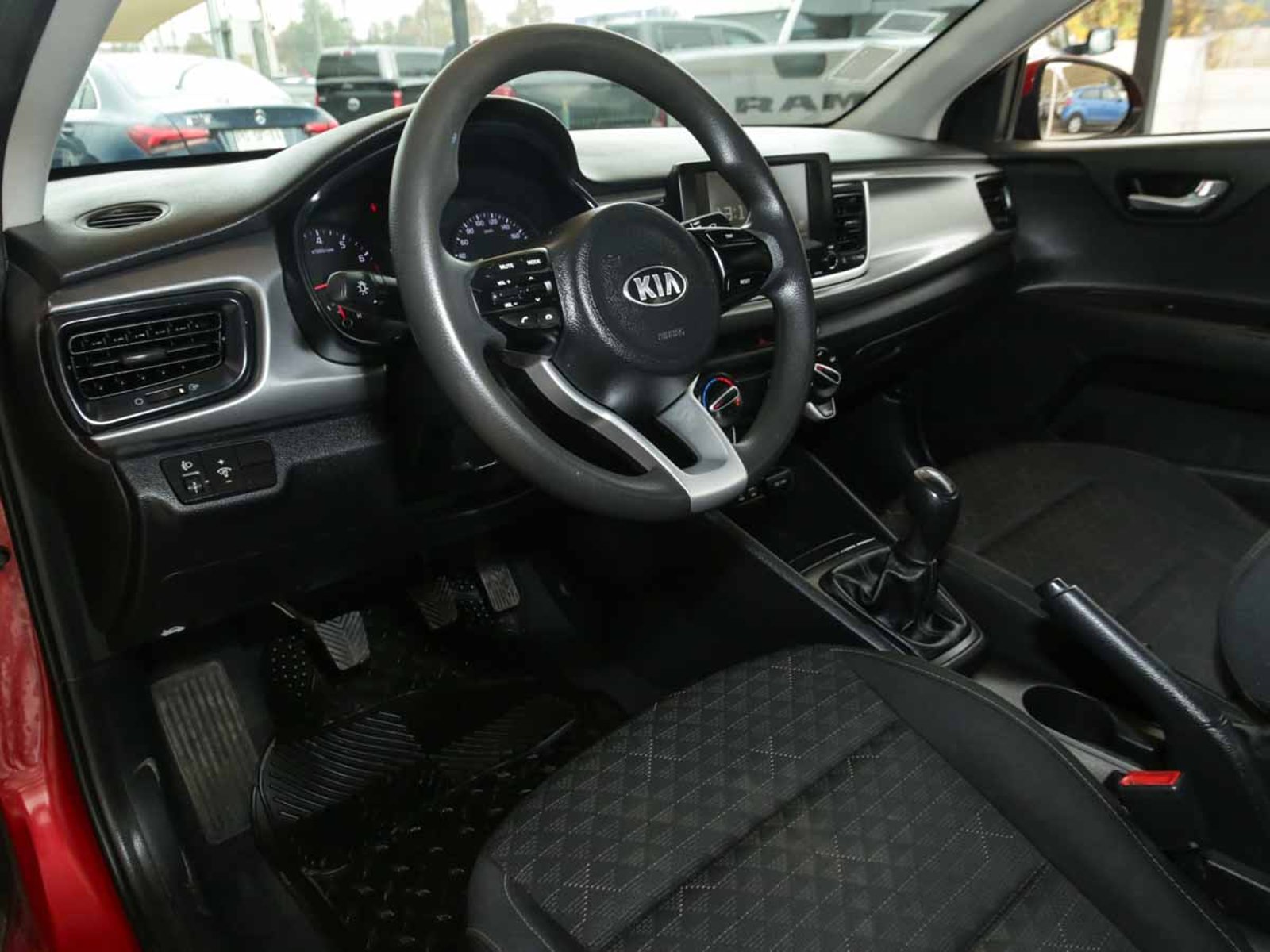 Kia RIO 4 EX 1.4 2019 - Imagen 6 de 8