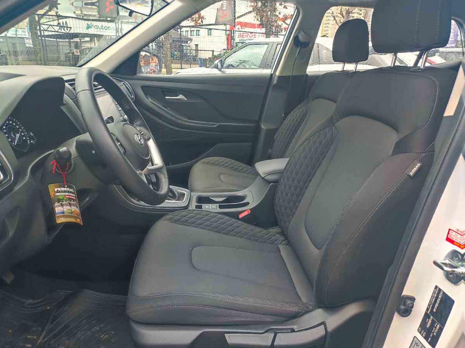 HYUNDAI Creta SU2i 1.5 CVT PLUS 2025 - Imagen 6 de 9