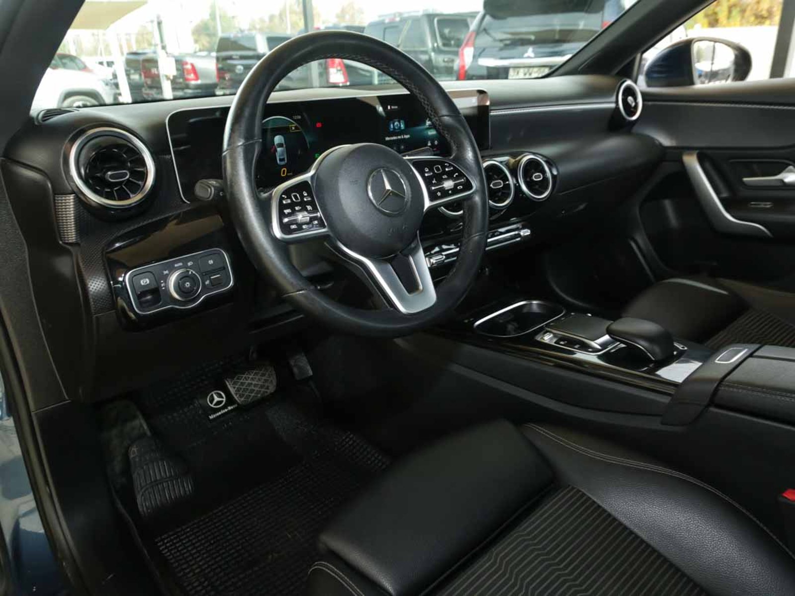 MERCEDES BENZ A 200 2020 - Imagen 8 de 13