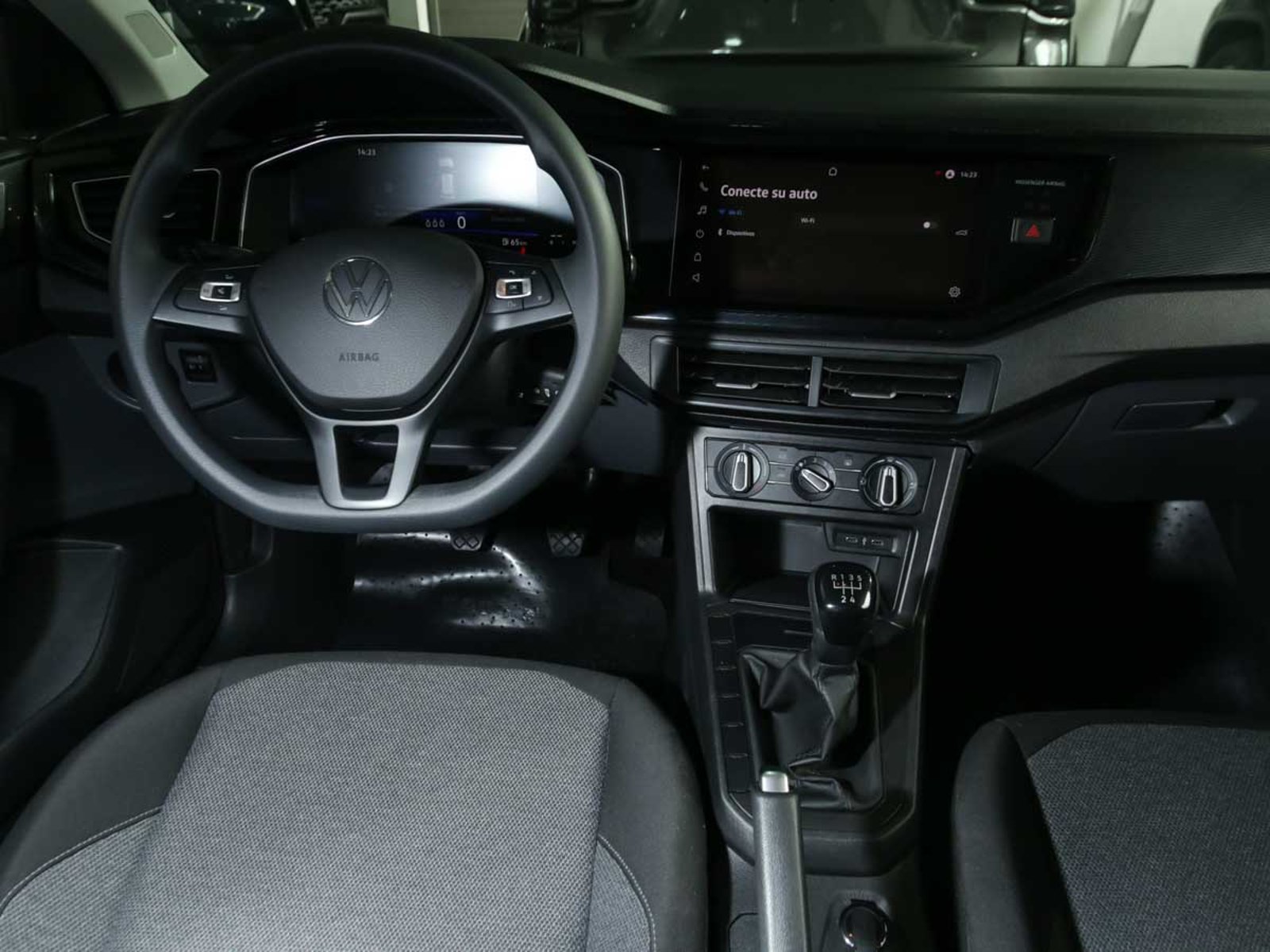VOLKSWAGEN POLO 1.6 AUT 2025 - Imagen 12 de 13