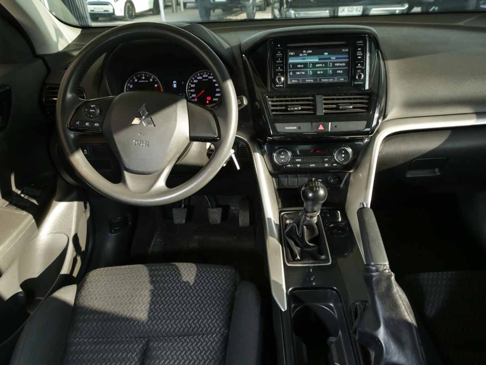 MITSUBISHI ECLIPSE CROSS RX 1.5 4X2 MEC. 2021 - Imagen 12 de 13