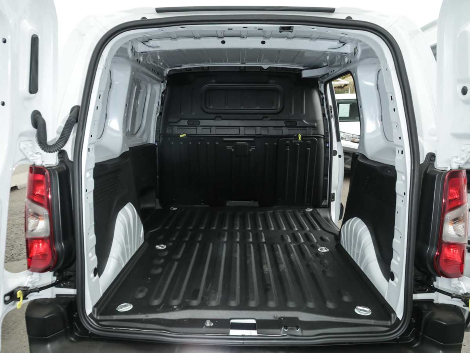Citroën BERLINGO MCA M DIESEL 100HP MT 2026 - Imagen 8 de 8
