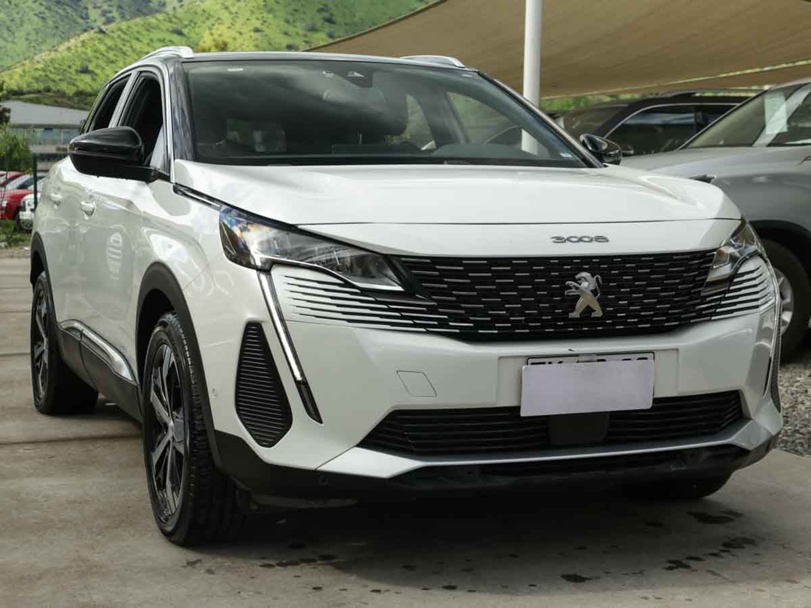 Peugeot 3008 ALLURE PACK BLUEHDI 130 EAT8 2024 - Foto 2 de 8