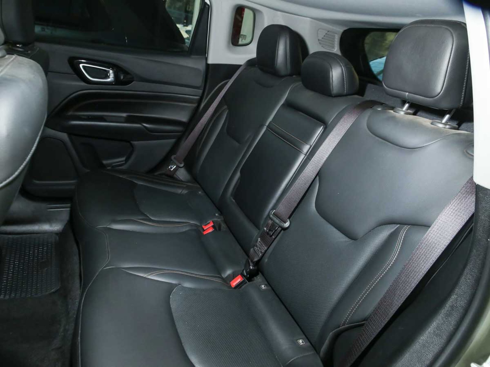 JEEP COMPASS LIMITED 4X2 AT 2023 - Imagen 11 de 14