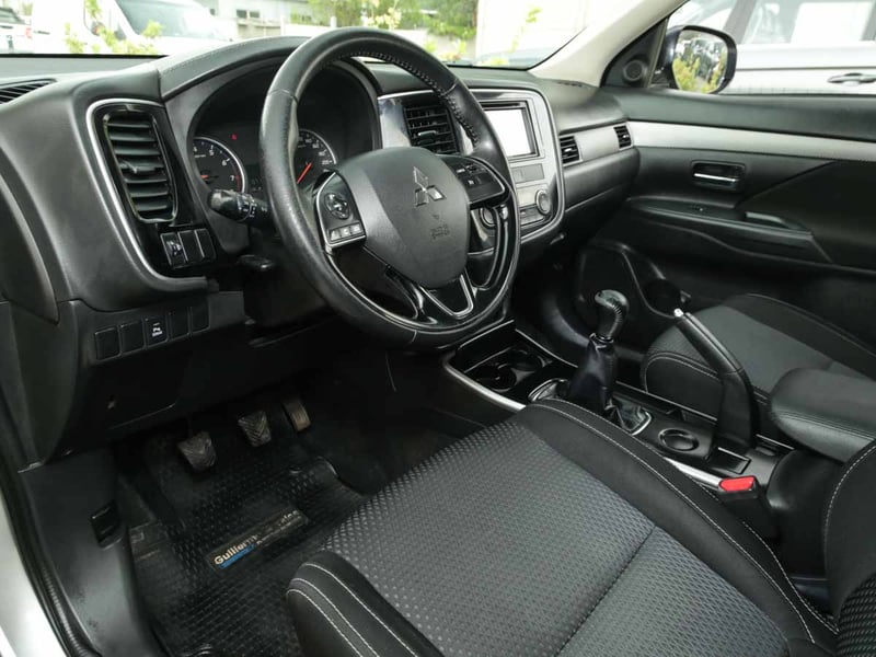 Mitsubishi OUTLANDER 4X2  2.0 MEC 2018 - Imagen 6 de 8