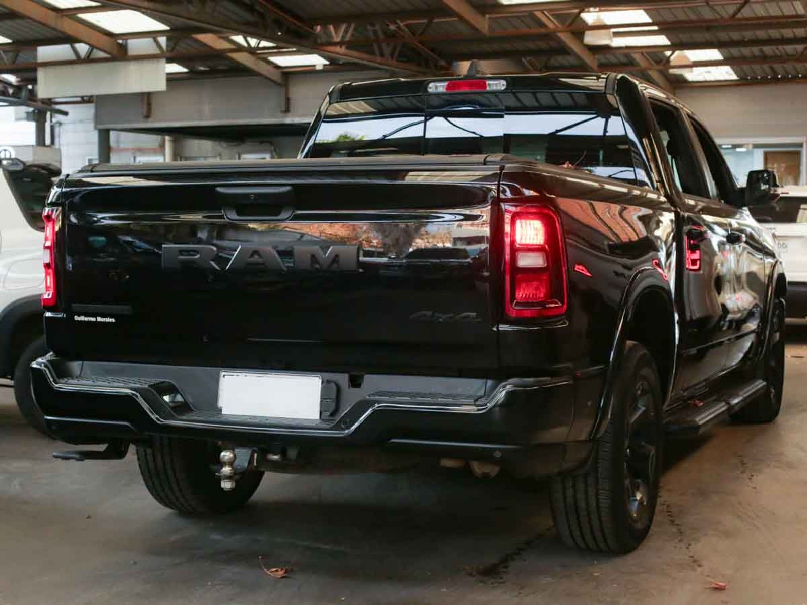 RAM 1500 BIGHORN NIGHT EDITION 3.6 V6 MILD HYBRID 305 2025 - Foto 4 de 8