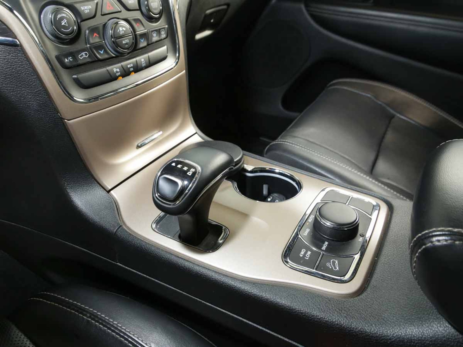 JEEP GRAND CHEROKEE LIMITED 3.6 LX 4X4 2015 - Imagen 9 de 14