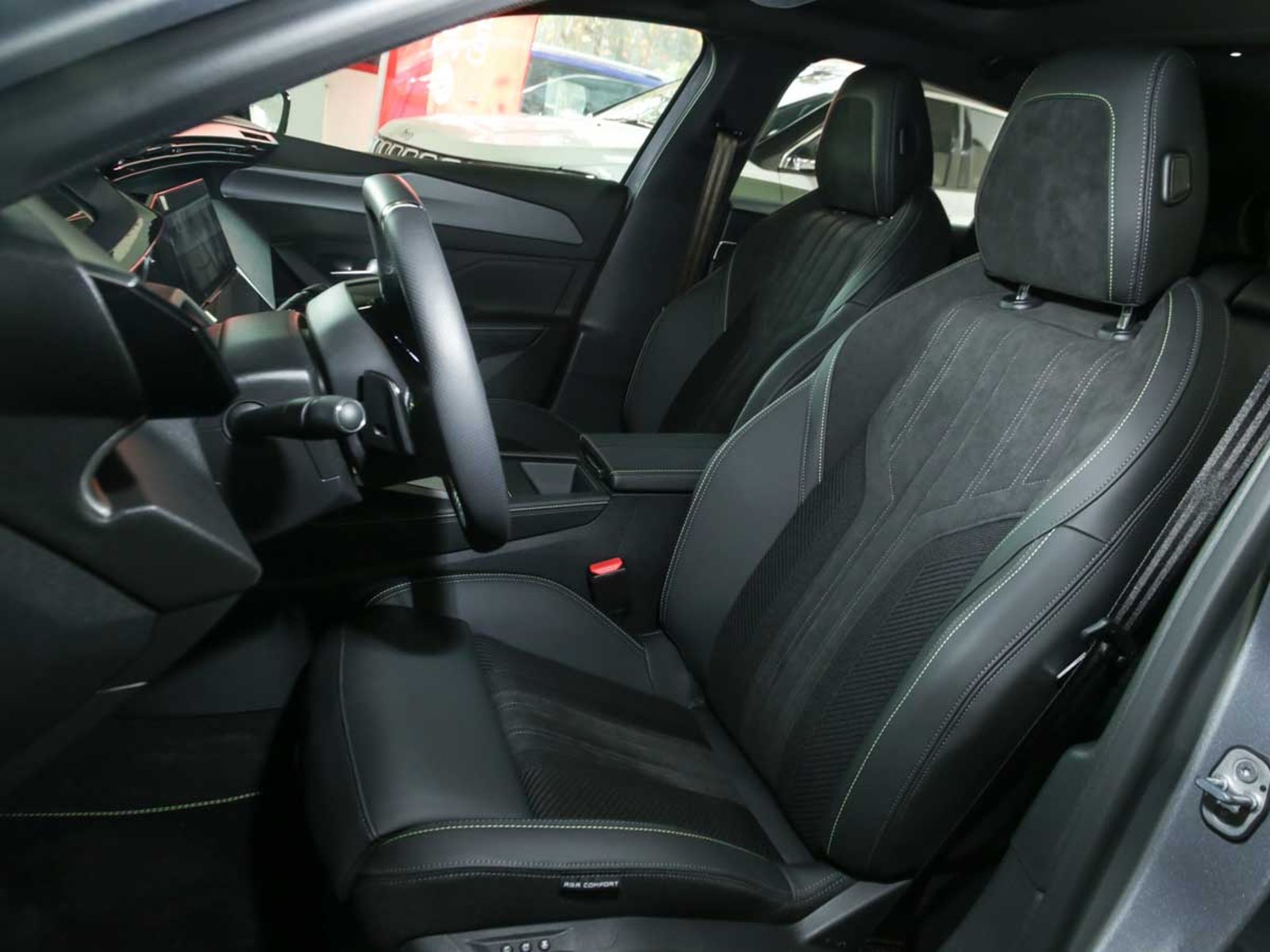 PEUGEOT 308 GT PURETECH 130 EAT8 2026 - Imagen 10 de 14