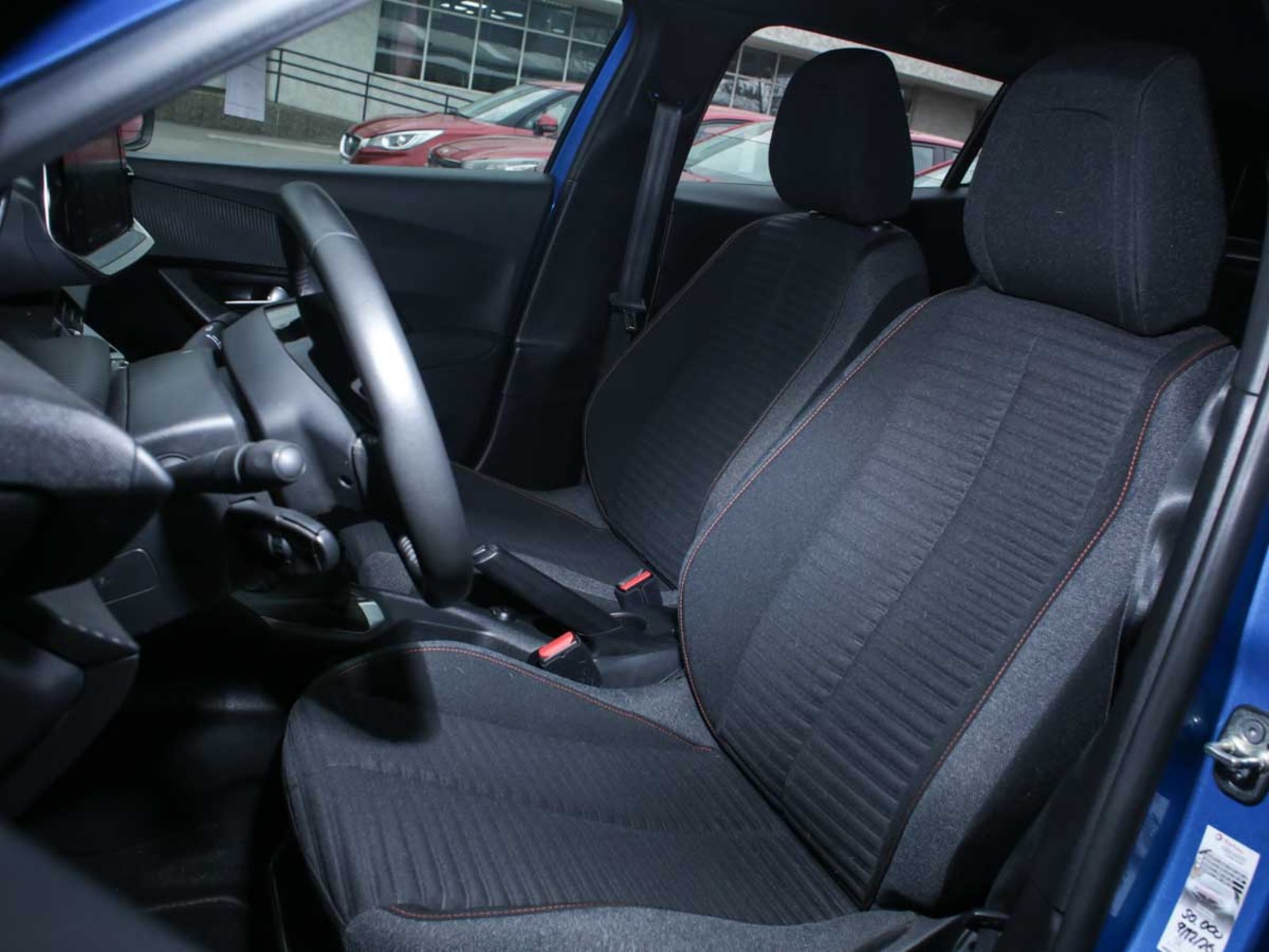 Peugeot 2008 PURETECH 130 4X2 1.2 2022 - Imagen 7 de 8