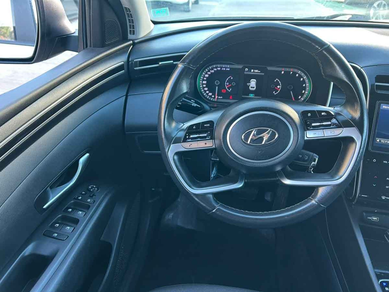 Hyundai TUCSON 2.0 GL AT 4WD ABS 2AB 2022 - Imagen 14 de 20