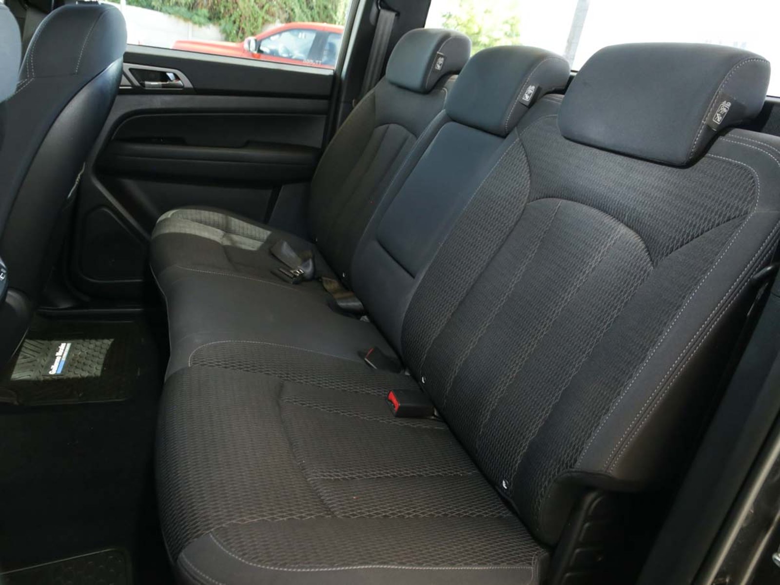 SSANGYONG GRAND MUSSO GLX 2.2TD 6AT 2WD. 2025 - Imagen 12 de 14