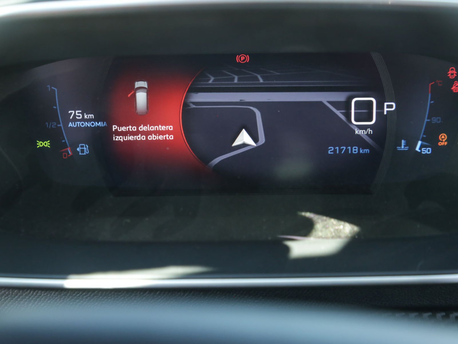 PEUGEOT 2008 ALLURE PACK PURETECH 130 EAT8 2023 - Imagen 7 de 13