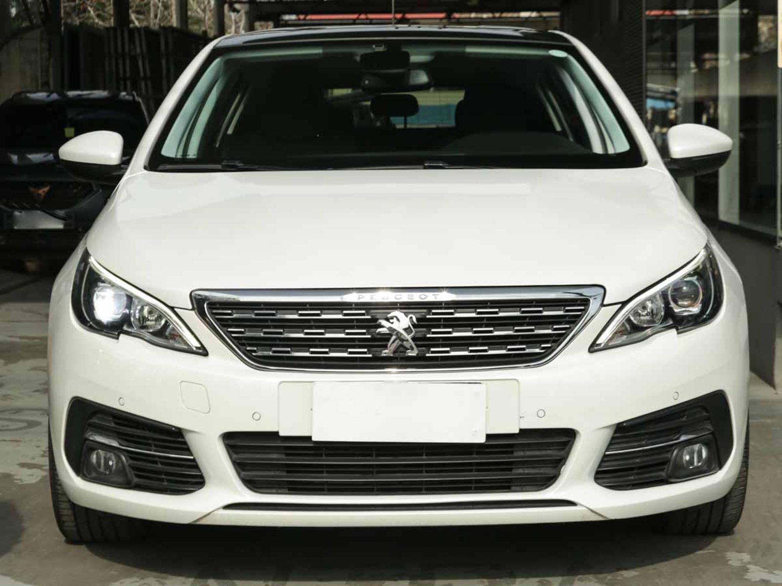 Peugeot 308 BLUE HDI 130 1.5 2021 - Foto 2 de 14