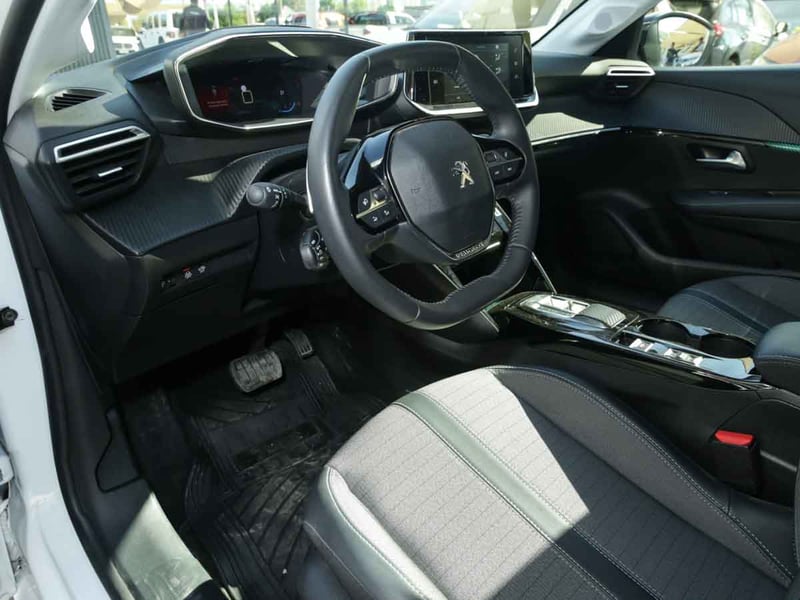 Peugeot 208 ALLURE PACK PURETECH 130 EAT8 2024 - Imagen 6 de 8