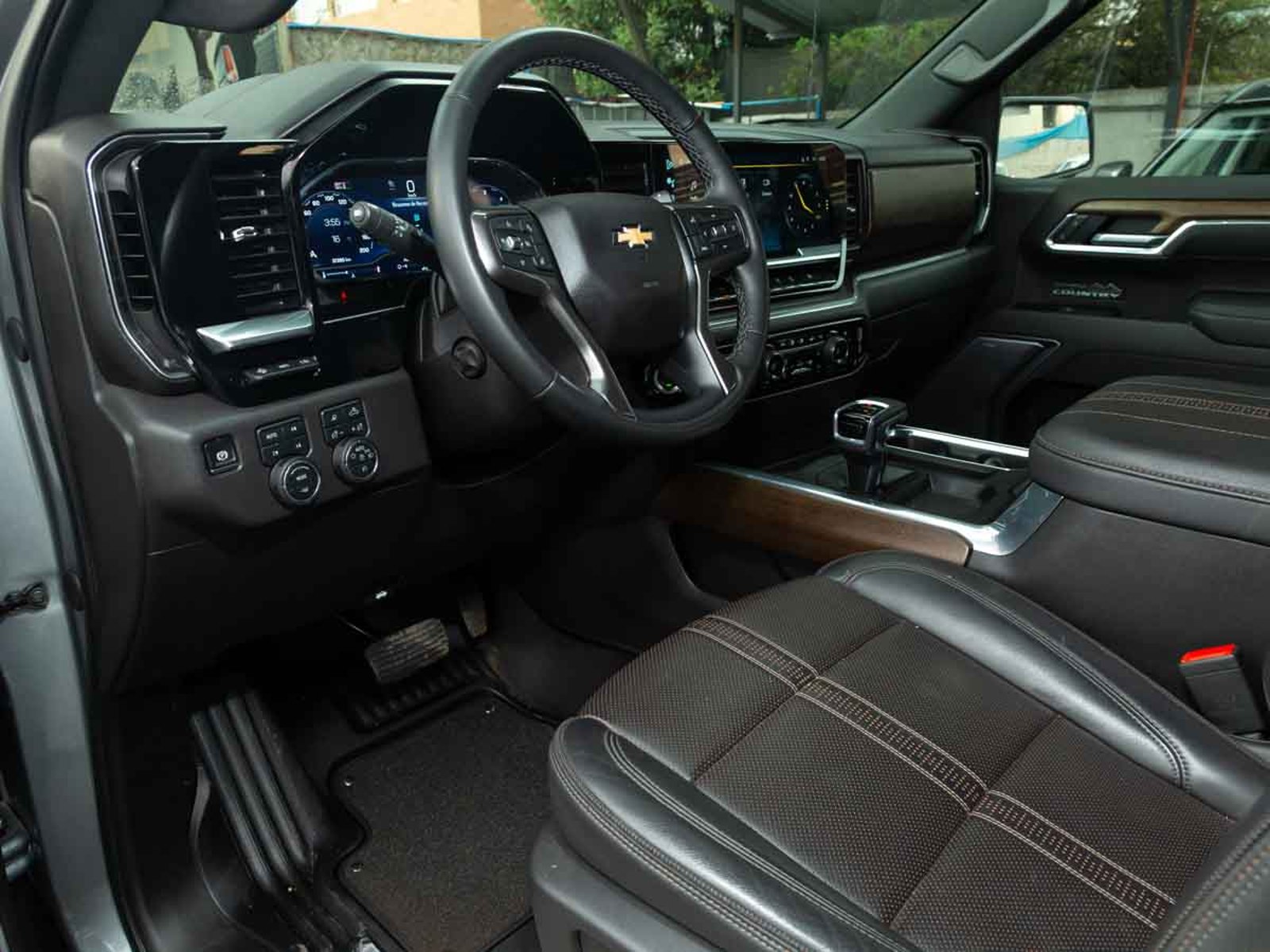 Chevrolet SILVERADO HC 3.0 4X4 DIESEL AUT 2025 - Imagen 6 de 8