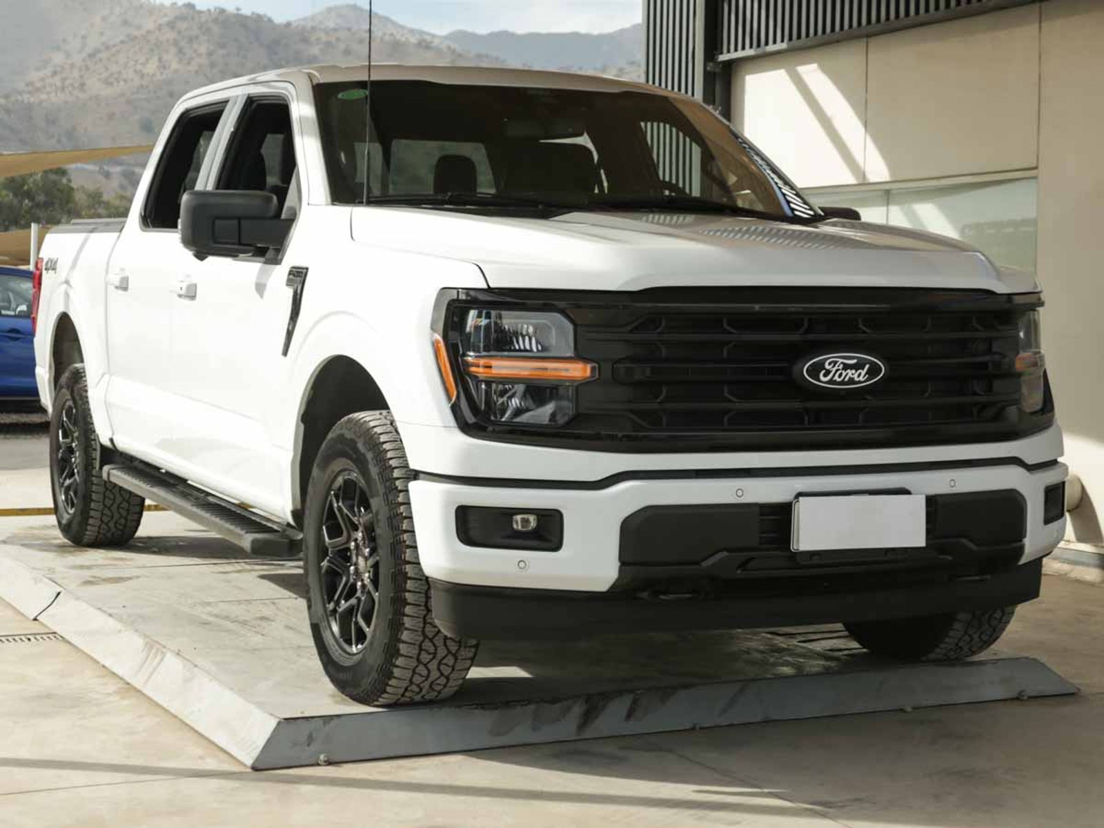 Ford F150 XLT 4X4 5.0 AUT 2026 - Foto 2 de 8