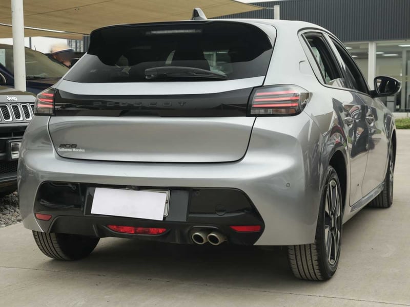Peugeot 208 MCA ALLURE PURETECH 130 EAT8 2024 - Imagen 4 de 8