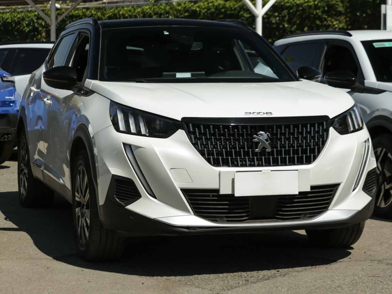 Peugeot 2008 GT BLUEHDI 130 EAT8 2023 - Foto 2 de 8