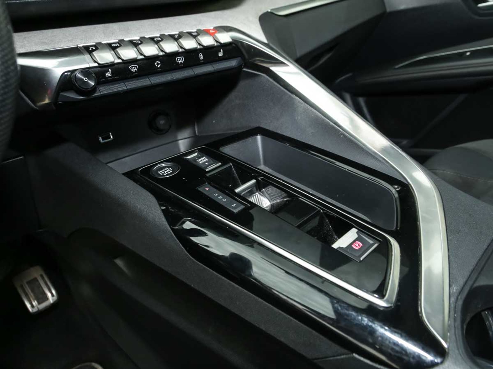 PEUGEOT 3008 GT Black Pack BlueHDi 130 EAT8 2024 - Imagen 9 de 14