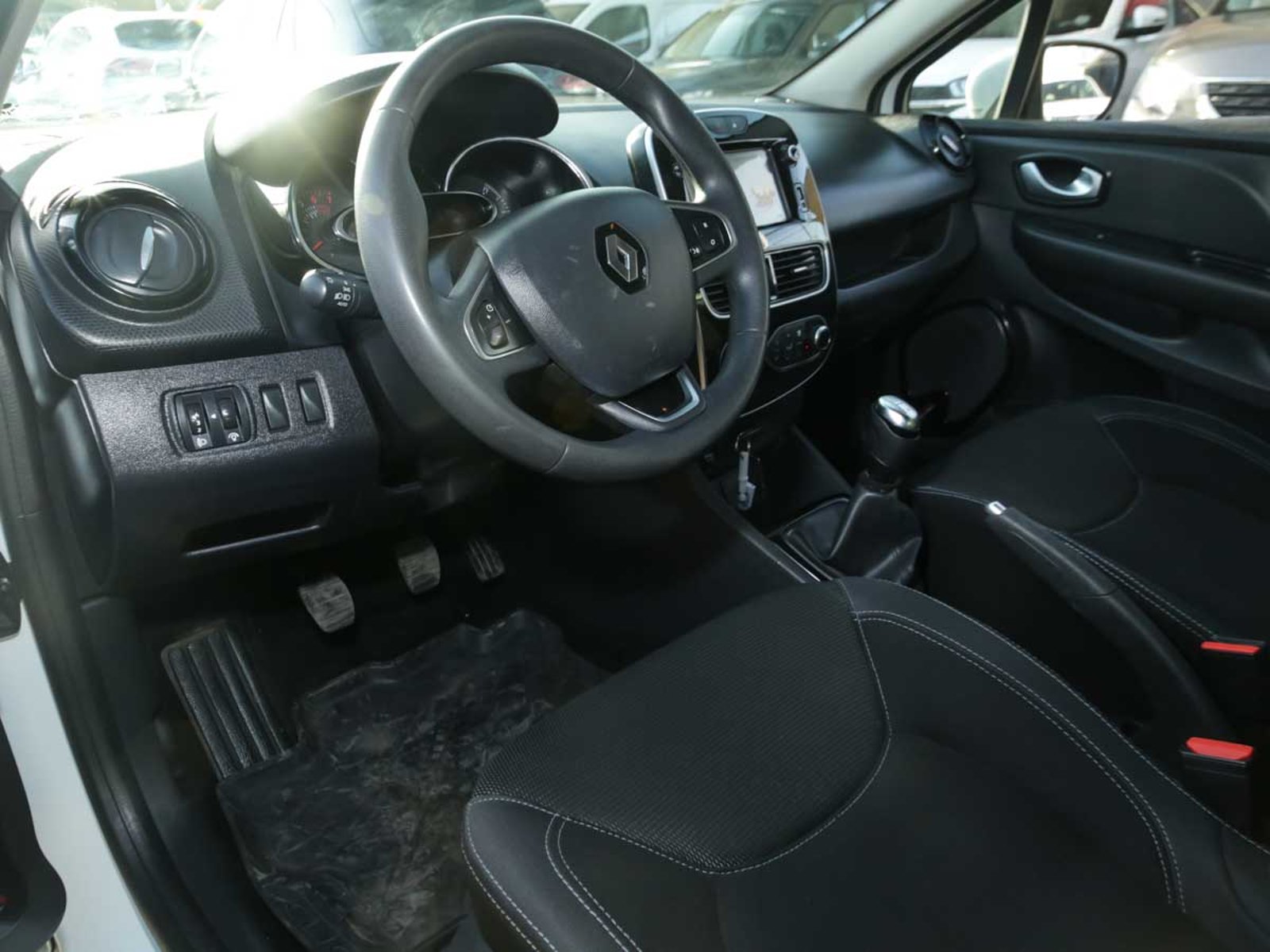 RENAULT CLIO IV HB EXPRESSION 1.2 2018 - Imagen 7 de 12