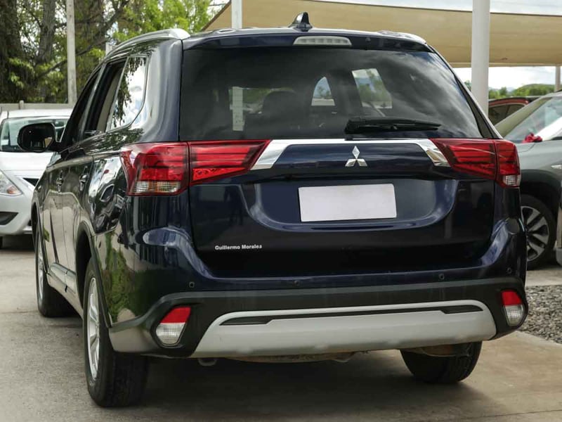 Mitsubishi OUTLANDER 2.0 2022 - Imagen 3 de 8