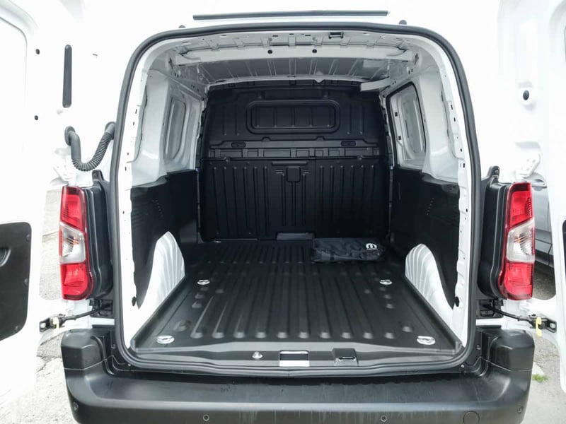 Opel COMBO LITE DIESEL 100 HP MT 2026 - Imagen 8 de 8